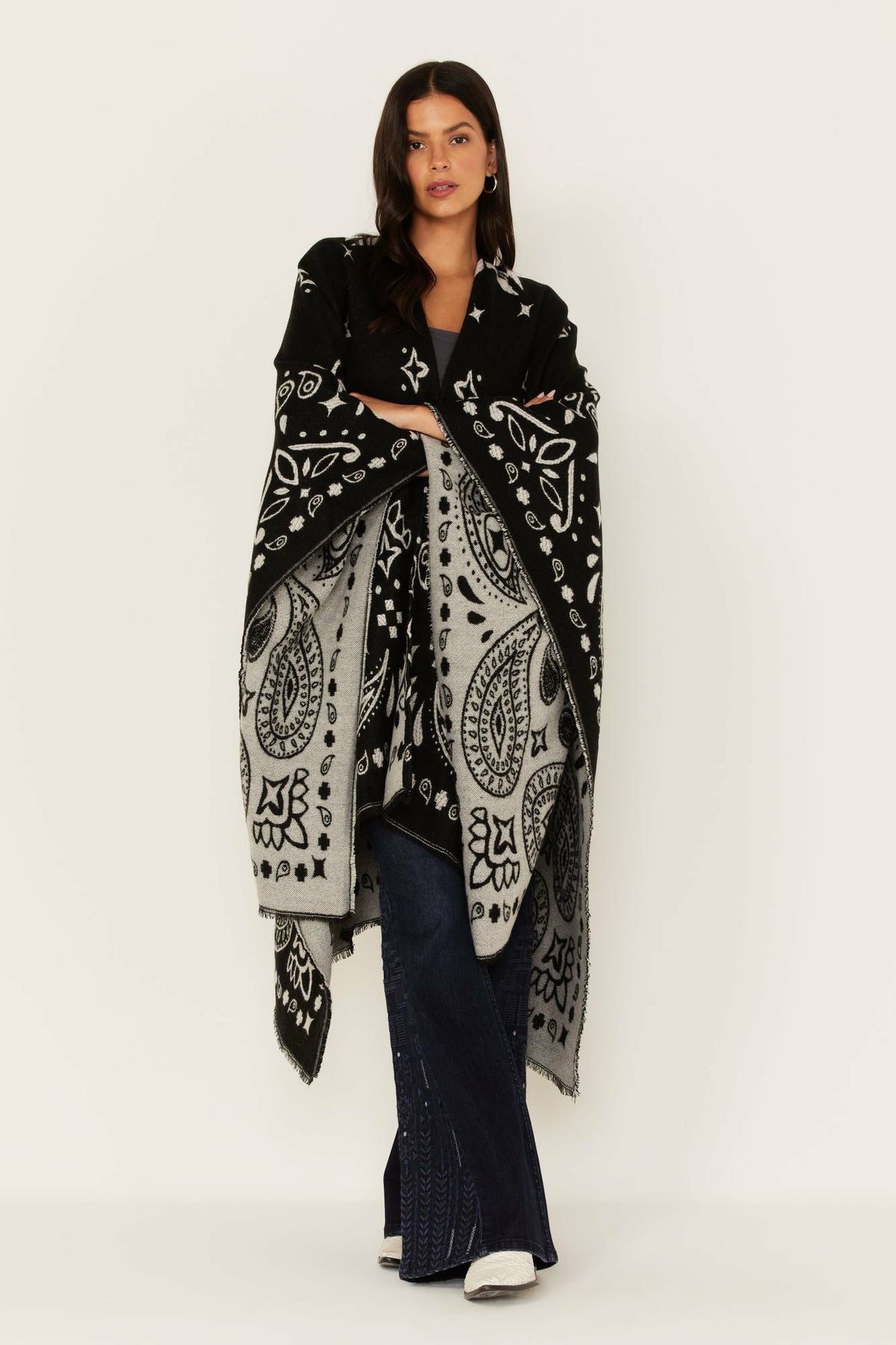 Idyllwind Women | Kyle Bandana Print Blanket Shawl